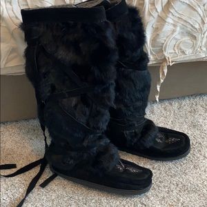 Manitobah boots size 7